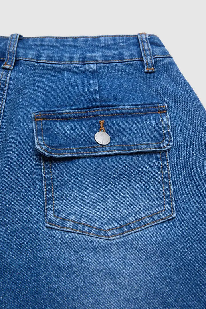 Wash Flap Pocket Split Hem Mid Rise Mid Thigh Cargo Denim Shorts Without Belt